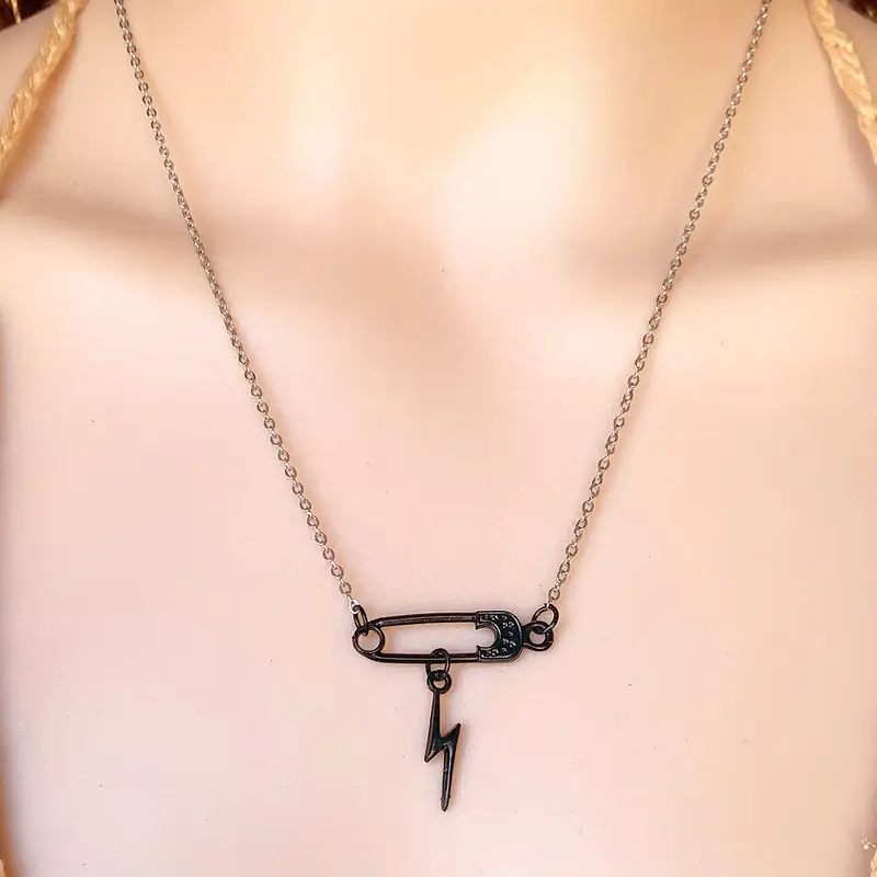Safety Pin Necklace Meaning: Symbolism, Style, and Cultural Impact